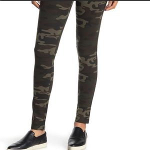 Sanctuary Grease Camoflauge Jeggings w faux pockets